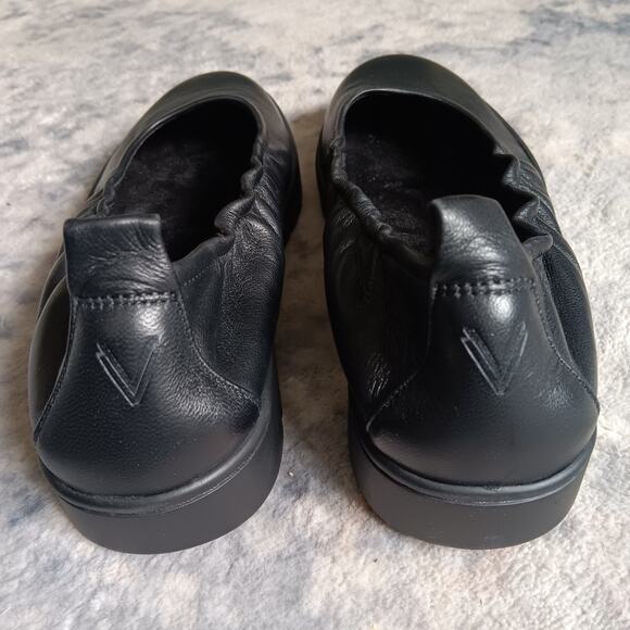 Vionic Women's Uptown Ballet Slip-On Loafers Black Leather Size 8 Pre-owned - Picture 8 of 10
